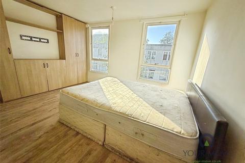 4 bedroom terraced house for sale, Mangold Way, Erith DA18