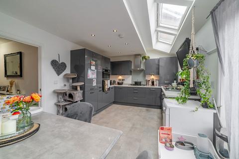 10 Falkirk Drive, Eccles, Manchester, M30 0YY