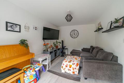 10 Falkirk Drive, Eccles, Manchester, M30 0YY