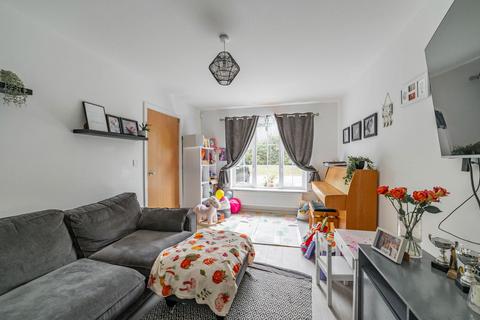 10 Falkirk Drive, Eccles, Manchester, M30 0YY
