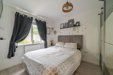 10 Falkirk Drive, Eccles, Manchester, M30 0YY