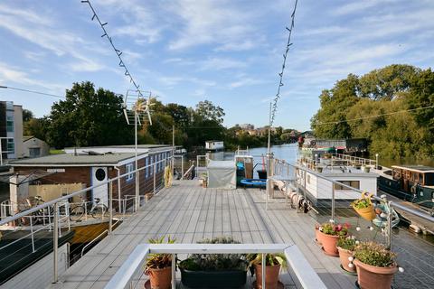 undefined, Railshead Road, Isleworth, TW7