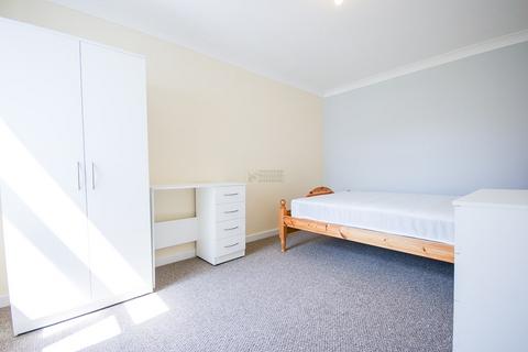 4 bedroom terraced house to rent, Exeter Road, Birmingham B29