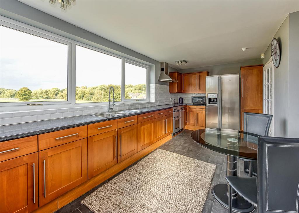 6 St Johns close-Kitchen.jpg