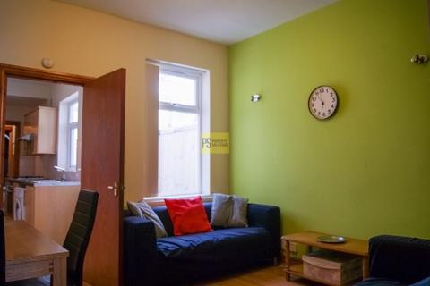 3 bedroom terraced house to rent, Milner Road, Birmingham B29