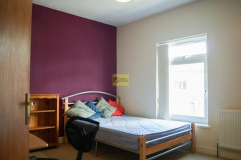 3 bedroom terraced house to rent, Milner Road, Birmingham B29