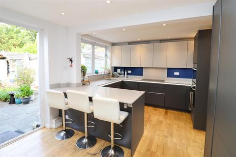 undefined, Carlton Crescent, Church Crookham GU52