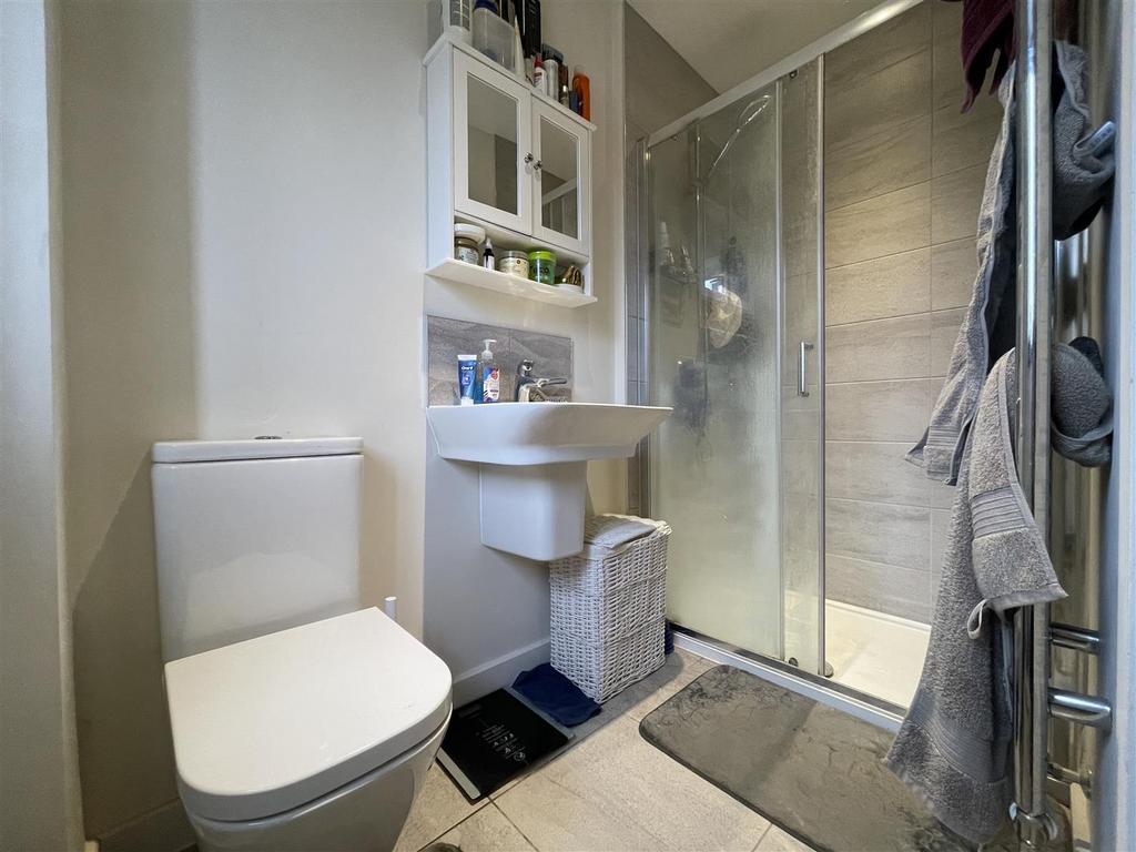 En-suite Bathroom