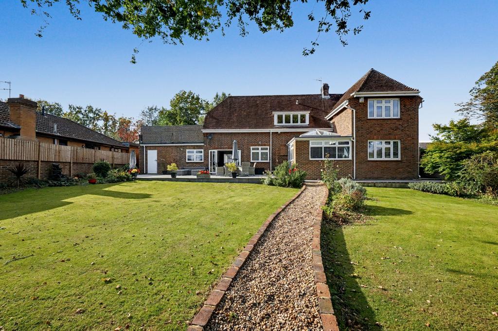 4 bed detached house for sale Maidstone Road, Cha
