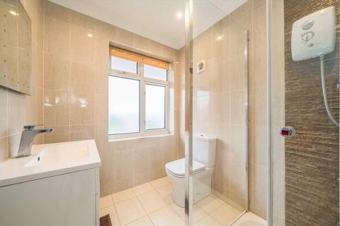 32 Leigham Drive, Isleworth, TW7 5LU