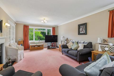 undefined, Round Oak Road, Weybridge, Surrey, KT13