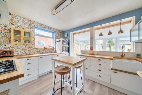 3 bedroom bungalow for sale, Fair Oak Road, Eastleigh, Hampshire, SO50