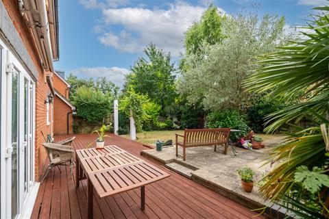 6 bedroom detached house for sale, Reed Drive, Redhill