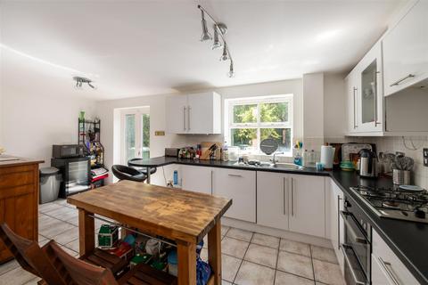 6 bedroom detached house for sale, Reed Drive, Redhill