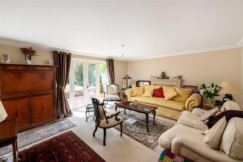 6 bedroom detached house for sale, Reed Drive, Redhill