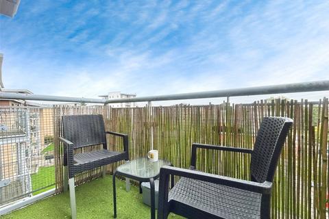 2 bedroom apartment for sale, Kelvin Gate, Bracknell, Berkshire