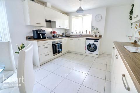 2 Flying Fox Crescent, Edlington, Doncaster, DN12 1DQ