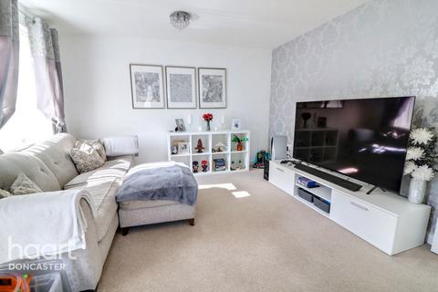 2 Flying Fox Crescent, Edlington, Doncaster, DN12 1DQ