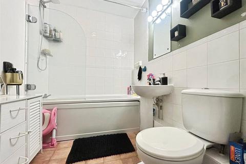 2 bedroom apartment for sale, Kelvin Gate, Bracknell, Berkshire