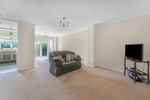3 bedroom terraced house for sale, Fairlawns Close, Staines-upon-Thames, TW18