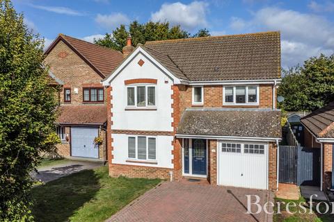 4 bedroom detached house for sale, Pavitt Meadow, Galleywood, CM2