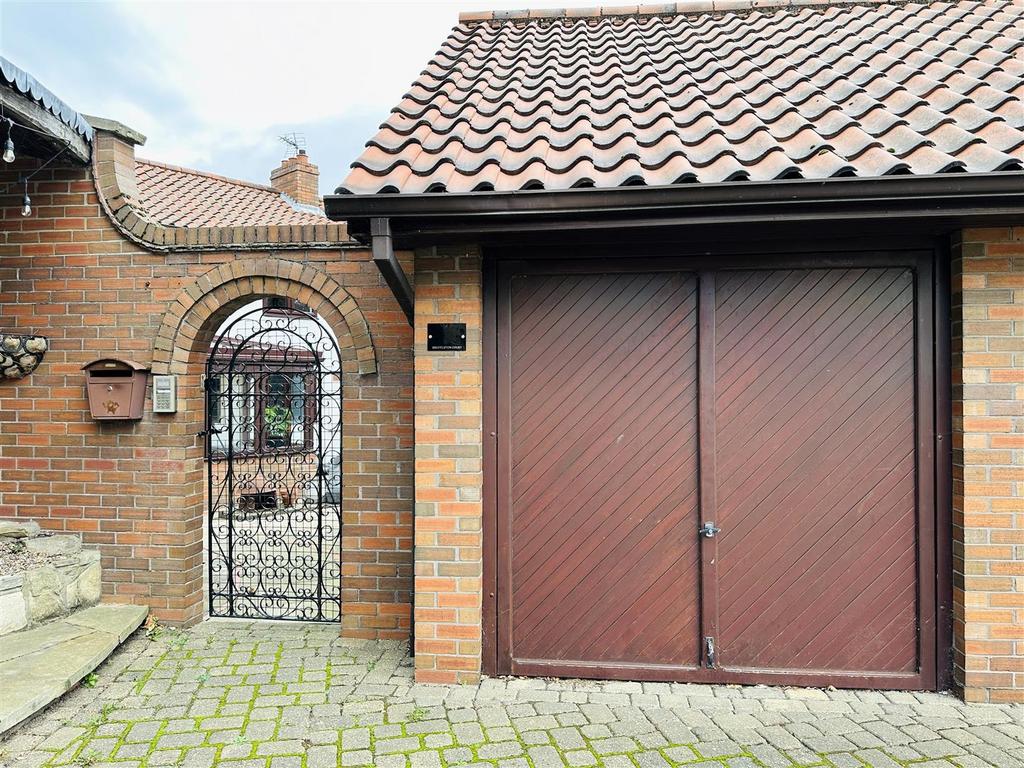 Garage.jpg