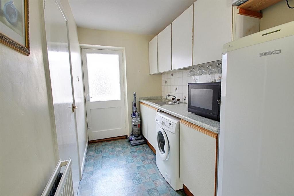 Utility Room.JPG