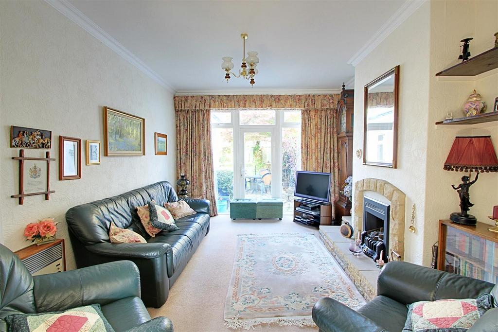 Living Room.jpg