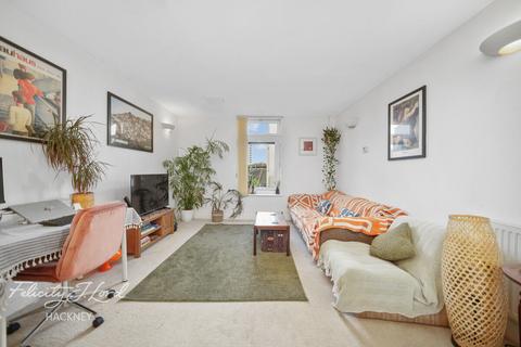 1 bedroom flat for sale, Vanguard House, Richmond Road, London Fields E8