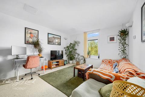 1 bedroom flat for sale, Vanguard House, Richmond Road, London Fields E8