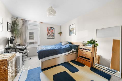 1 bedroom flat for sale, Vanguard House, Richmond Road, London Fields E8