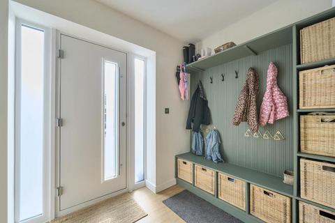 43 Romans Way, Woking, GU22 8TR