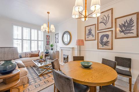 3 bedroom flat for sale, Basil Street, Knightsbridge, London, SW3