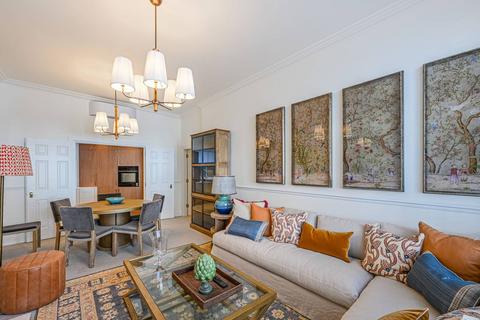 3 bedroom flat for sale, Basil Street, Knightsbridge, London, SW3