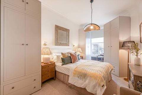3 bedroom flat for sale, Basil Street, Knightsbridge, London, SW3