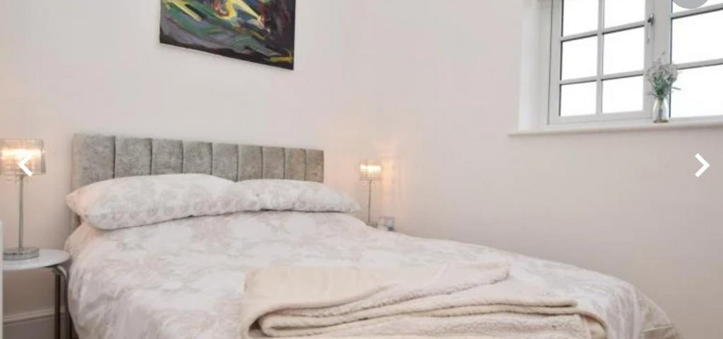 Cottage Main Bedroom