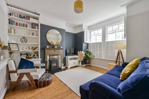 2 bedroom flat to rent, Treport Street, Earlsfield, London, SW18