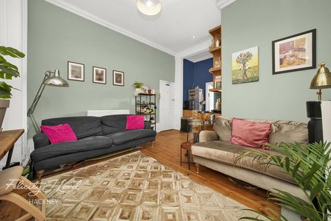 1 bedroom flat for sale, Shacklewell Lane, London E8