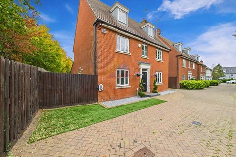 5 bedroom detached house for sale, Loveden Way, Dunmow CM6
