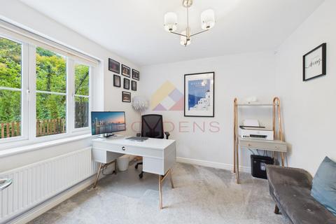 5 bedroom detached house for sale, Loveden Way, Dunmow CM6