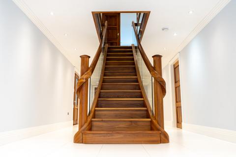 6 bedroom detached house to rent, Warwick Road, Knowle, Solihull, West Midlands, B93
