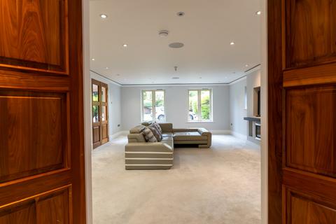 6 bedroom detached house to rent, Warwick Road, Knowle, Solihull, West Midlands, B93