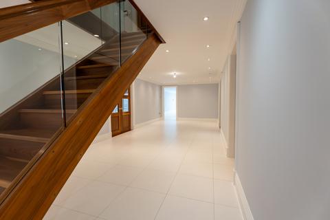 6 bedroom detached house to rent, Warwick Road, Knowle, Solihull, West Midlands, B93