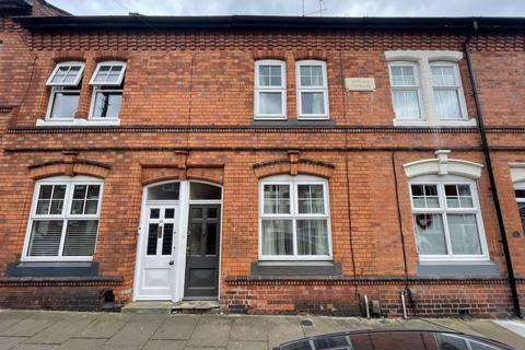 3 bedroom terraced house to rent, Montague Road, Leicester