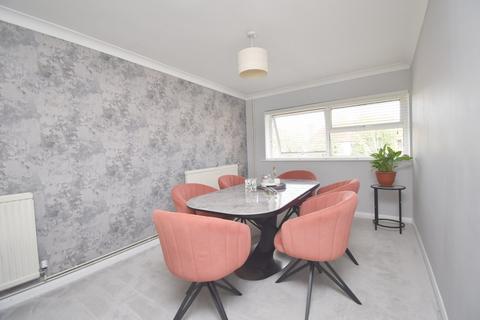 2 bedroom maisonette for sale, Grange Court, Walton-on-Thames, KT12