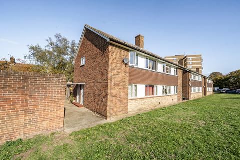 1 bedroom maisonette for sale, Vicarage Fields, Walton-On-Thames, KT12