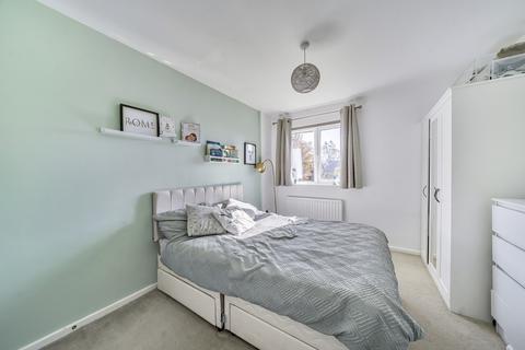 1 bedroom maisonette for sale, Vicarage Fields, Walton-On-Thames, KT12