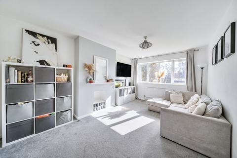 1 bedroom maisonette for sale, Vicarage Fields, Walton-On-Thames, KT12