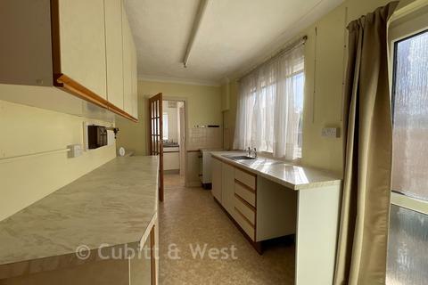 3 bedroom semi-detached house for sale, Broomfield Avenue, Worthing, West Sussex