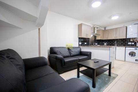 6 bedroom terraced house to rent, Dawlish Road, Birmingham B29